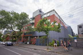  Melbourne Metro YHA  Мельбурн